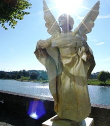 Engel der Sereniteit Living statue